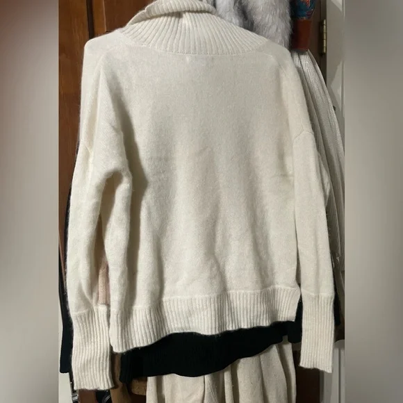 Rachael Zoe 2-Ply Cashmere Cream Turtleneck Sweater - Picture 3 of 11